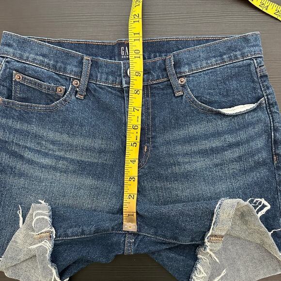 GAP Denim Medium Wash Cotton Zip Fly Folded Frayed Hem Denim Shorts Size 28 - Picture 9 of 12